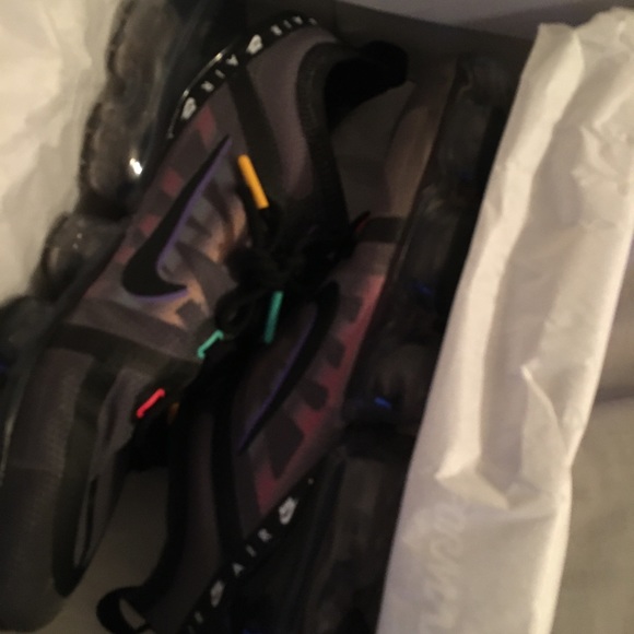 Vapor max size 11 - Picture 1 of 1